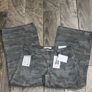 Nwt Refrain Camouflage wide leg Jeans